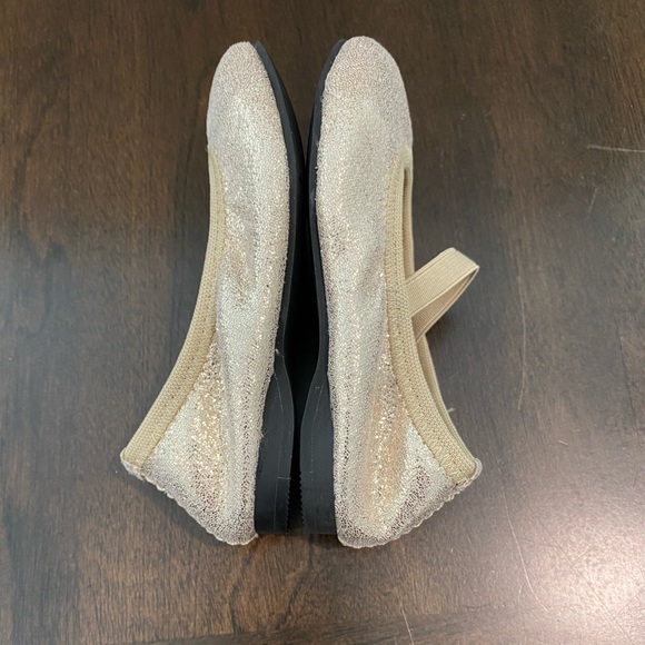 Ruby & Bloom Gold Shimmer Ballet Flats - Picture 3 of 8